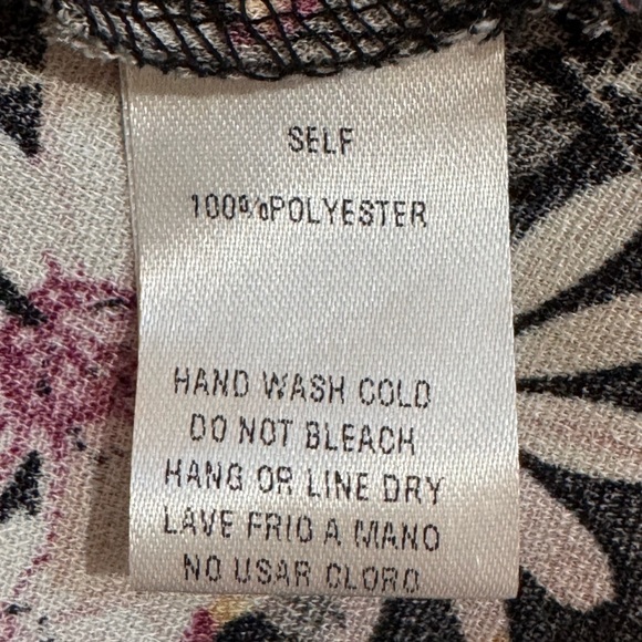 Easel Black Floral Ruffle Sleeve peplum Blouse. (No belt). Size Small. VVGUC - Picture 7 of 10